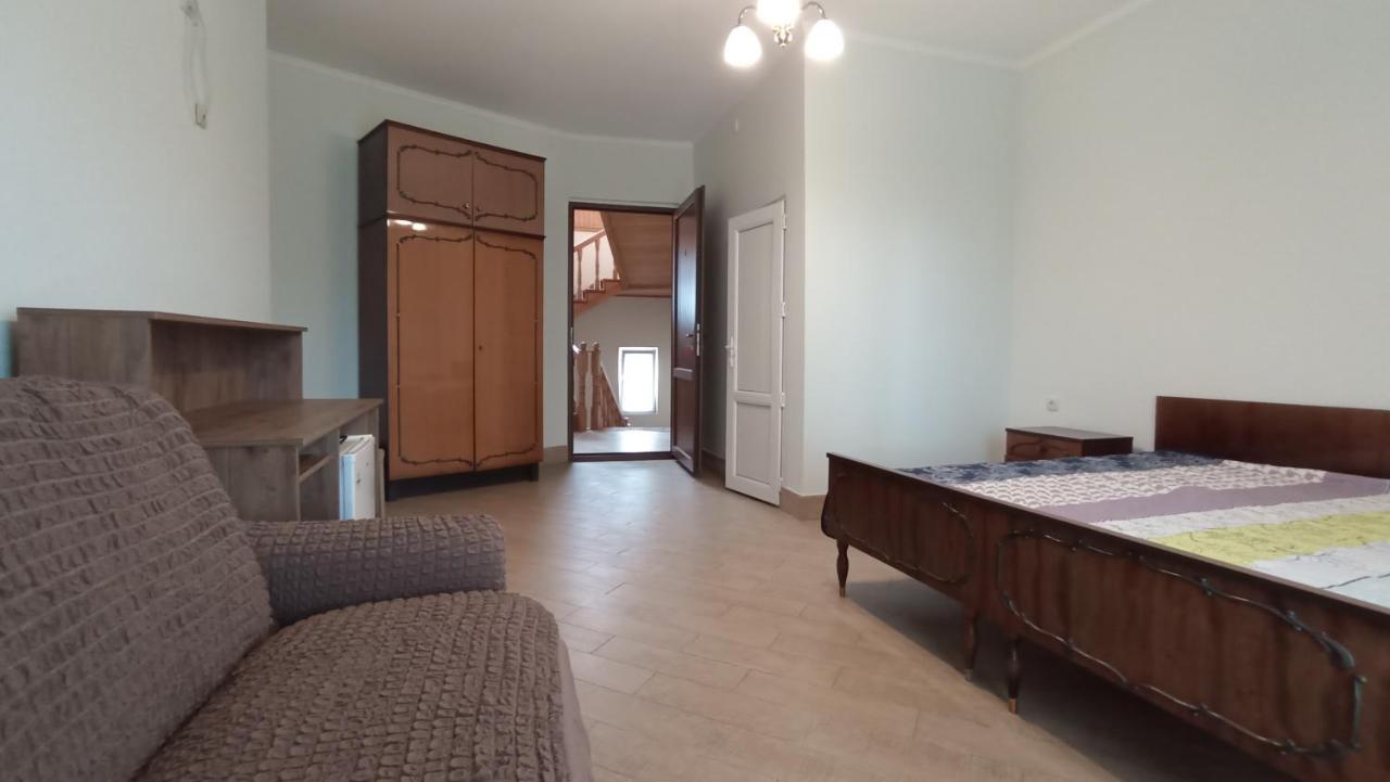 Guest House Karla Кобулети Екстериор снимка
