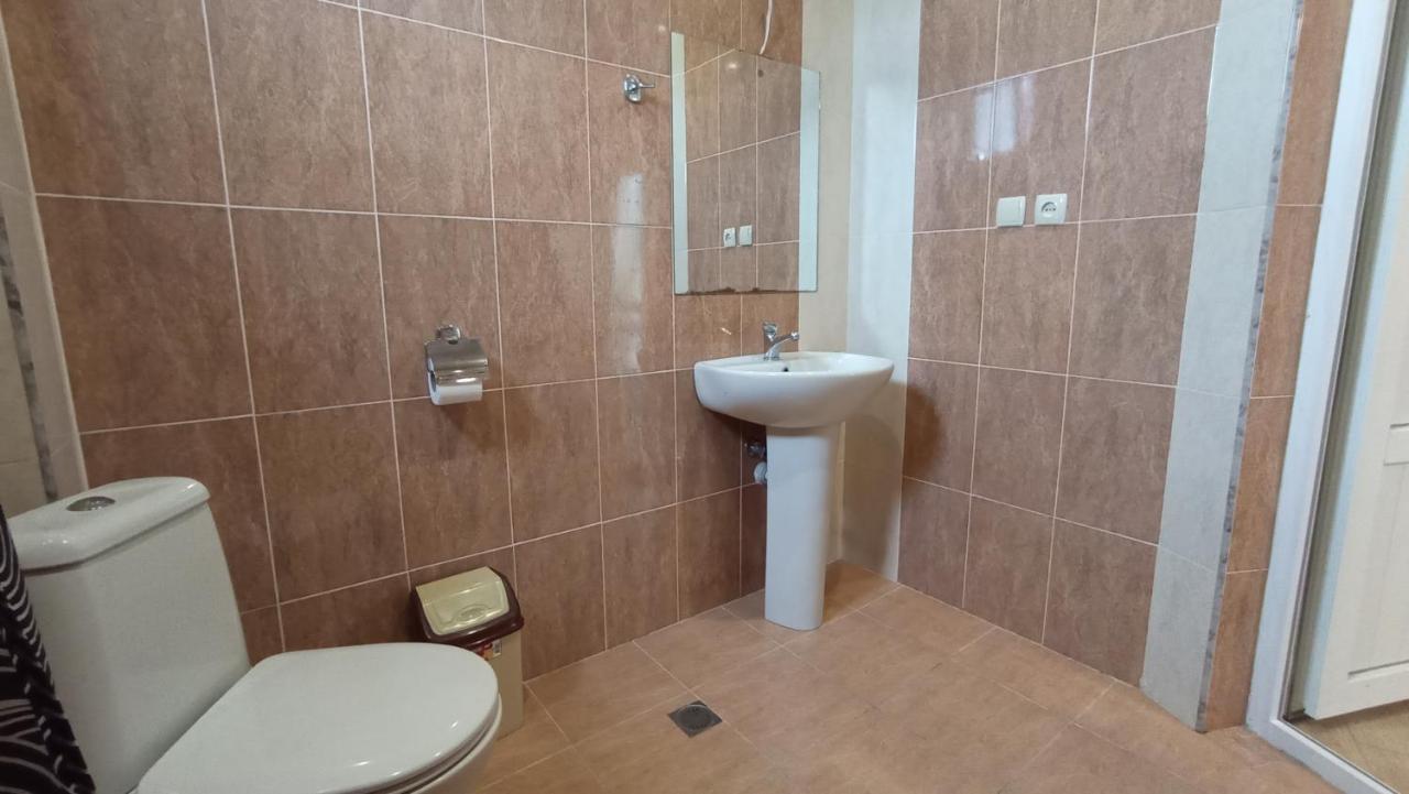 Guest House Karla Кобулети Екстериор снимка