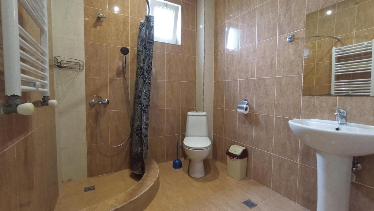 Guest House Karla Кобулети Екстериор снимка